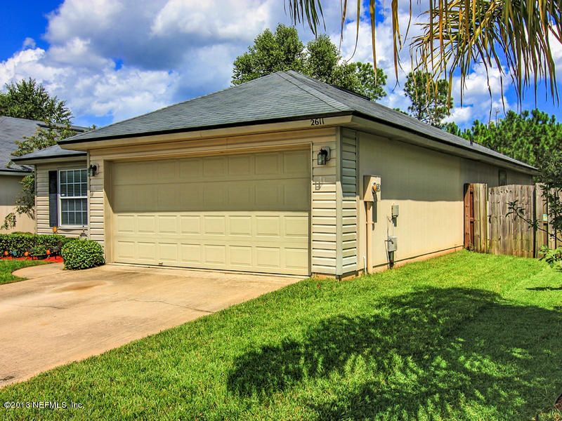 2611 Carson Oaks Dr, Jacksonville, FL 32221