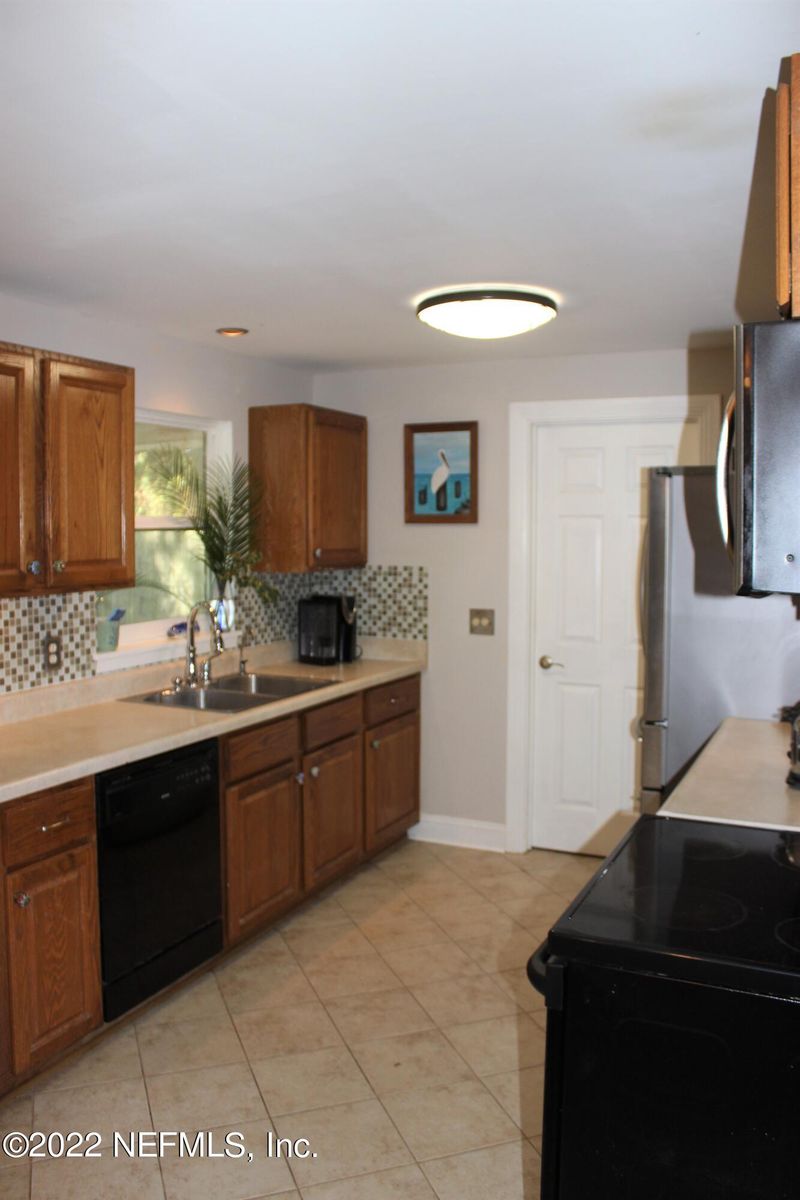 2620 Stern Dr, Jacksonville, FL 32233