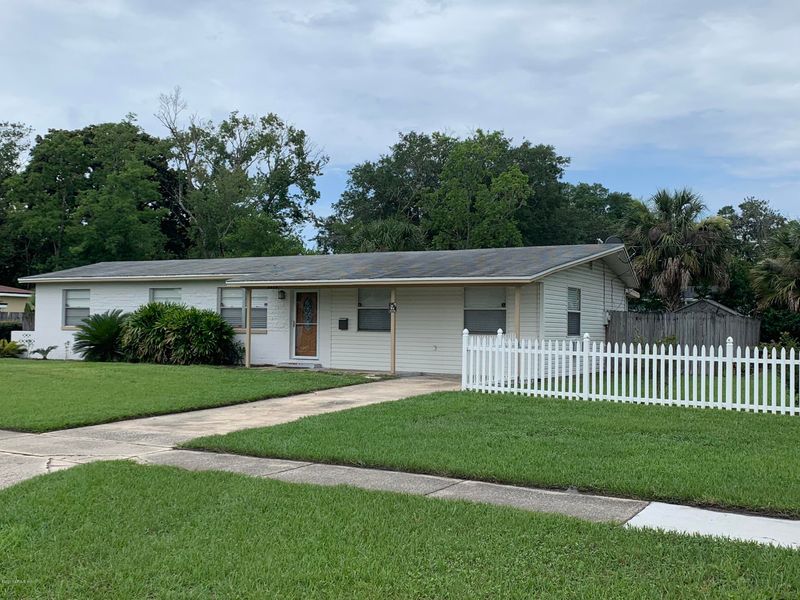 2628 Congaree Dr W, Jacksonville, FL 32211