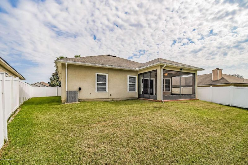 2631 Creekfront Dr, Green Cove Springs, FL 32043