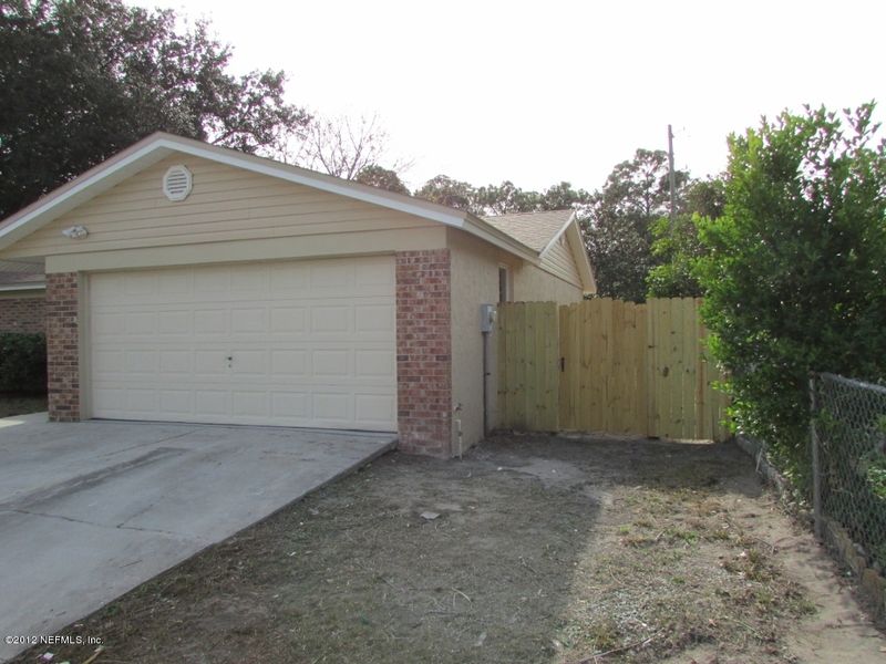 2632 Stern Dr S, Jacksonville, FL 32233