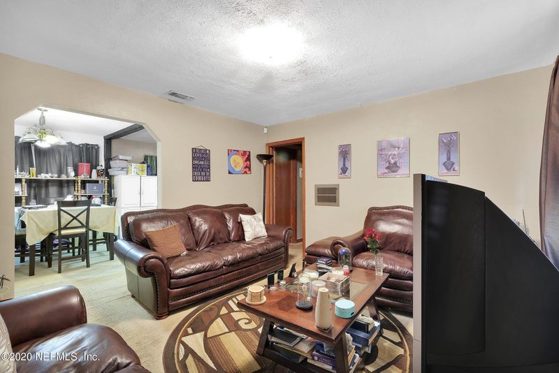 2633 Devonwood Rd, Jacksonville, FL 32211