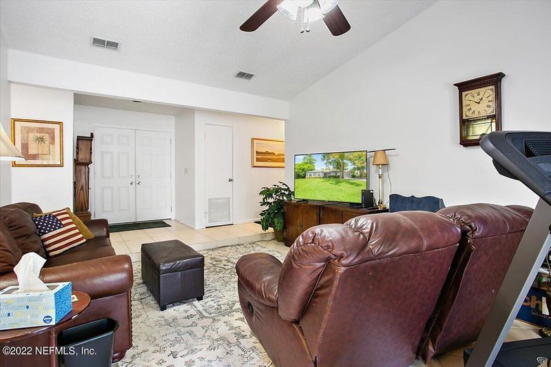 2637 Dahlonega Dr, Jacksonville, FL 32224