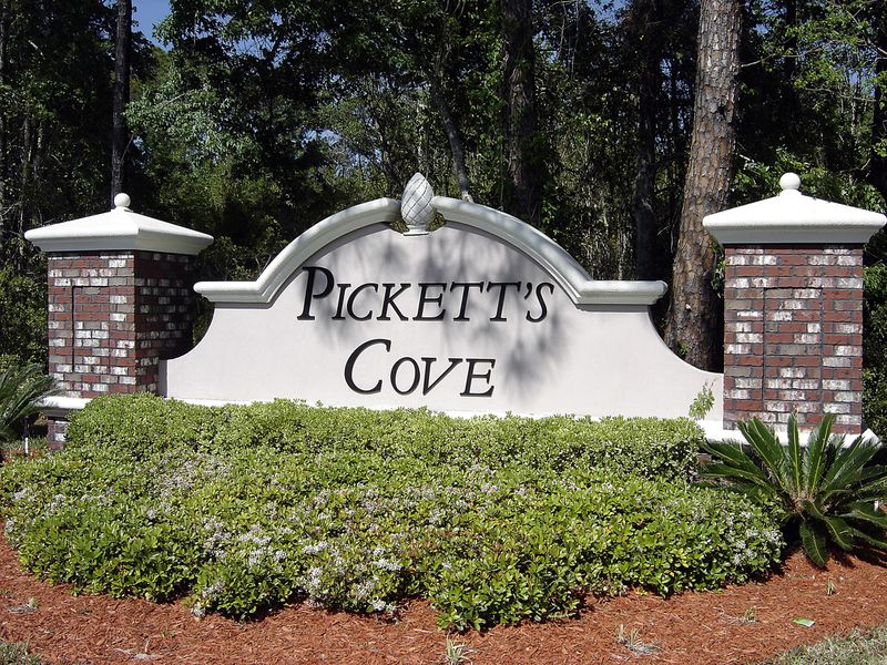2645 King Louis Dr, Jacksonville, FL 32254