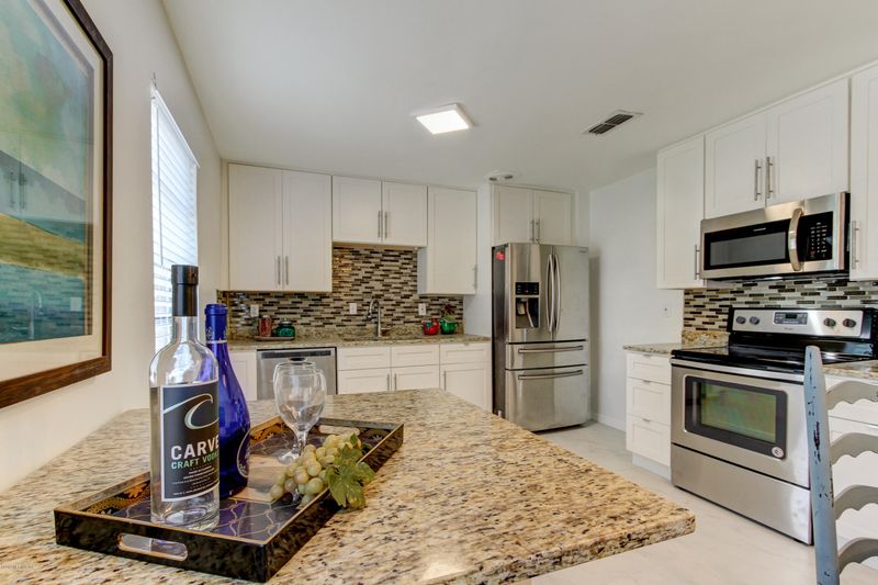 2646 Lorna Rd, Jacksonville, FL 32211