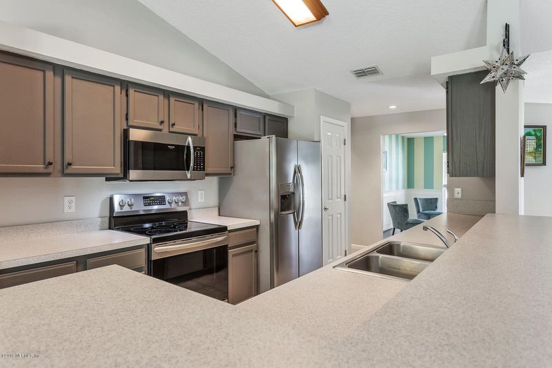2646 Sophia Ct, Fleming Island, FL 32003