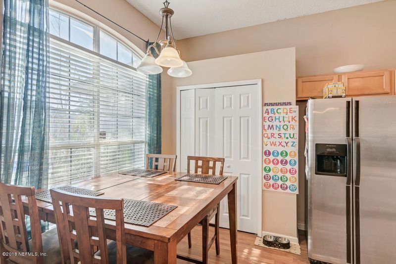 2647 Coachman Lakes Dr, Jacksonville, FL 32246