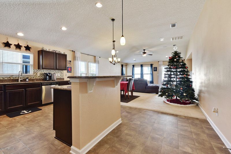265 Amber Ridge Rd, Jacksonville, FL 32218