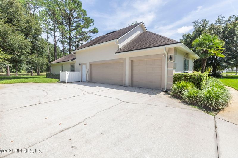 2673 Seneca Dr, St Johns, FL 32259