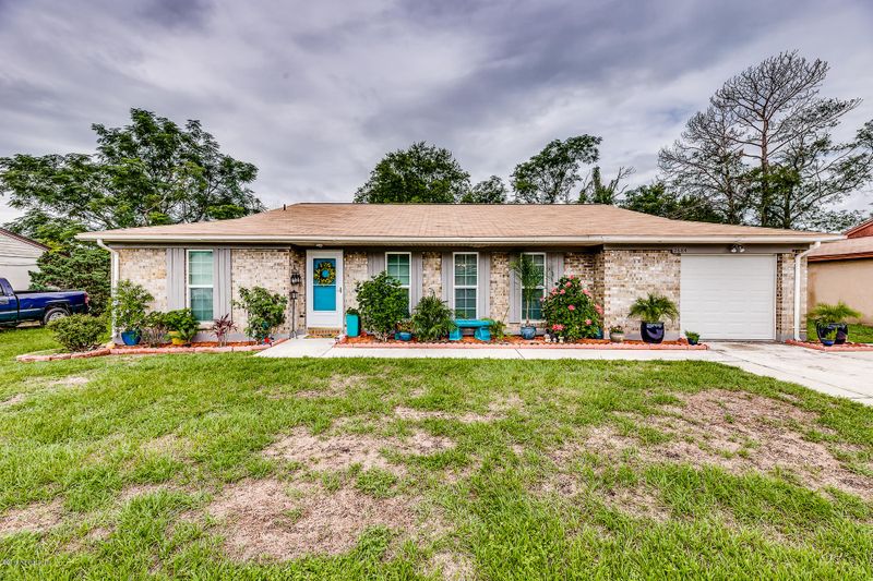 2684 Spring Lake Rd, Jacksonville, FL 32210