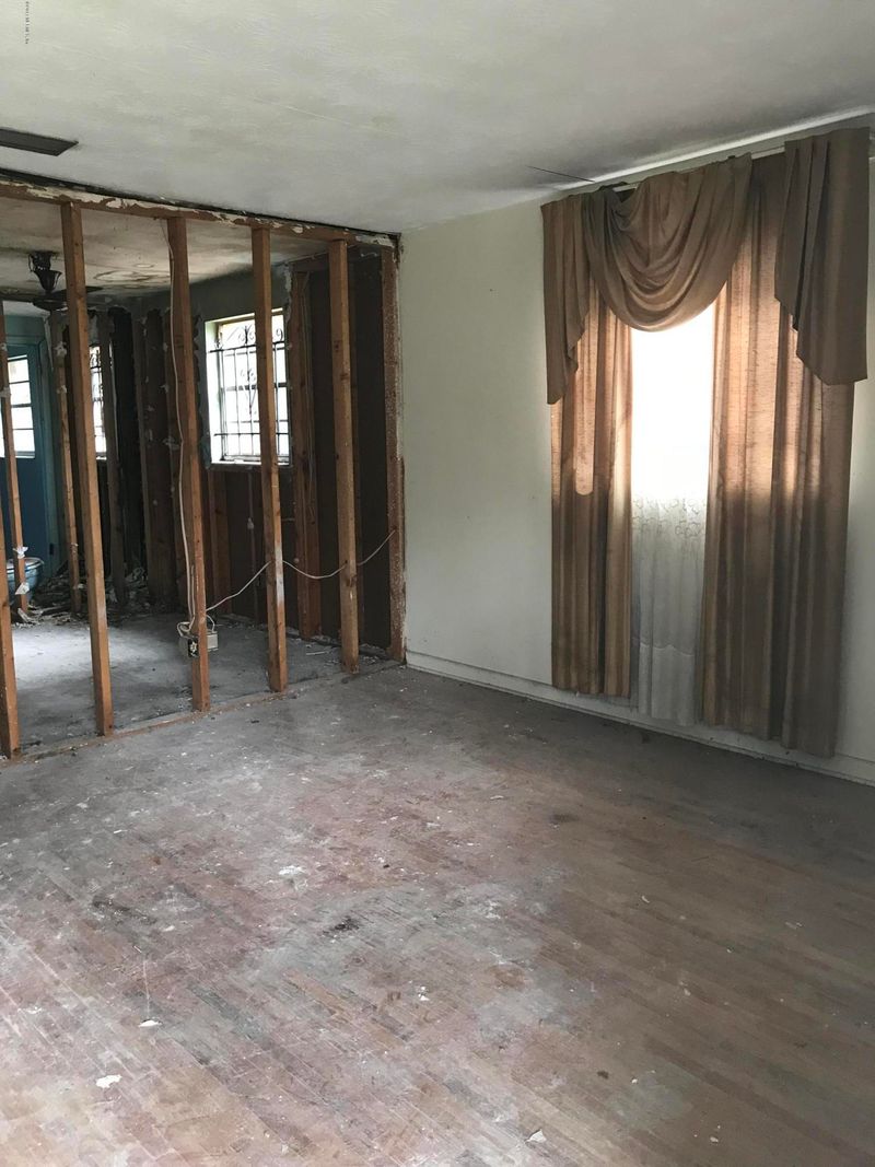 2697 W 25th St, Jacksonville, FL 32209