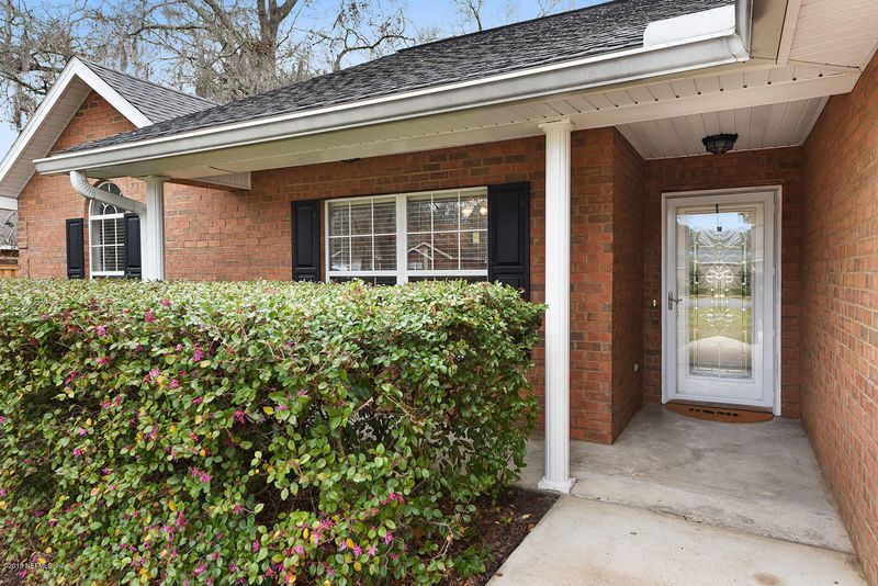 27044 Country Dr, Hilliard, FL 32046