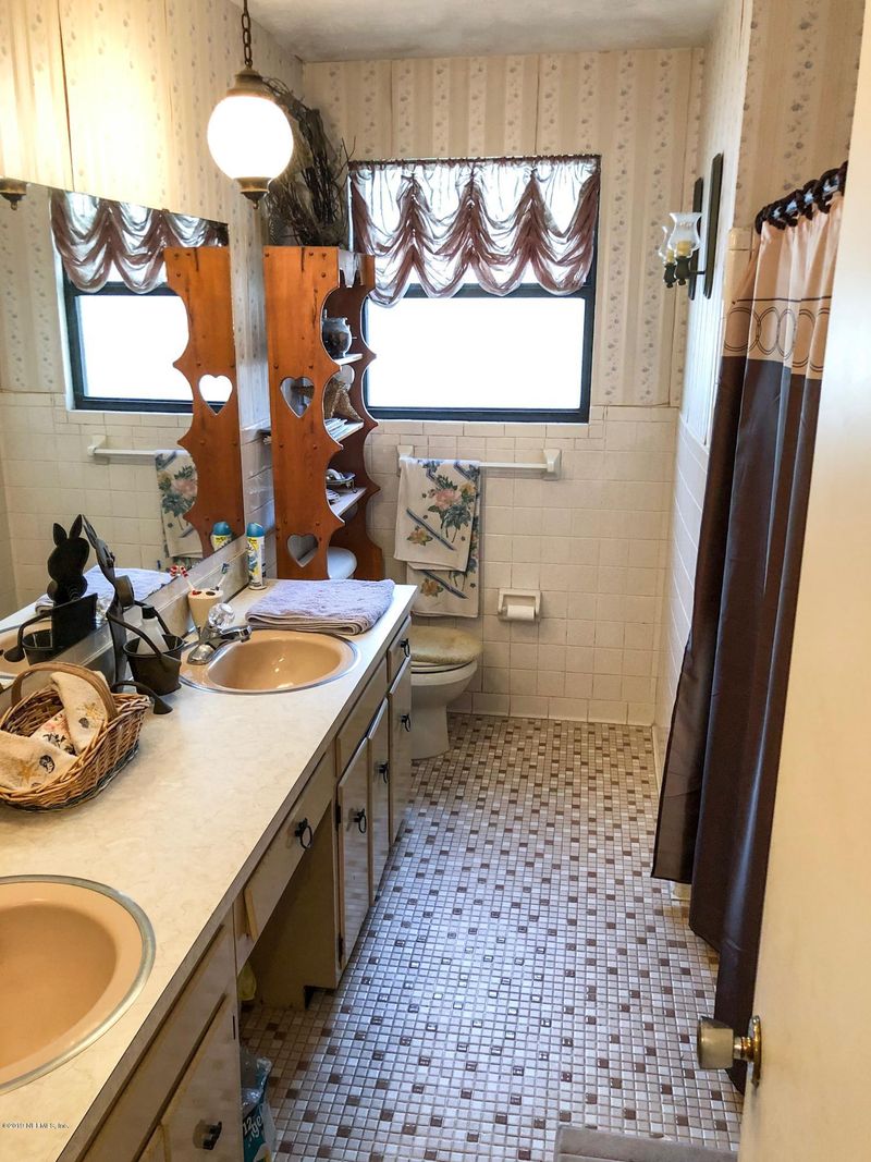 2713 River Oak Dr, Orange Park, FL 32073