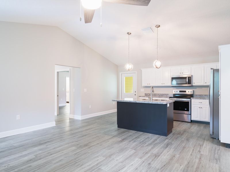27160 New Front St, Hilliard, FL 32046