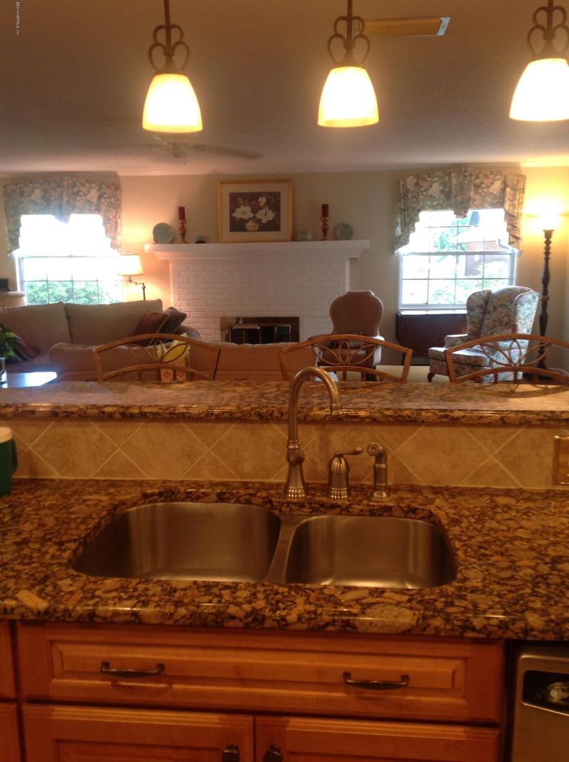 2717 Southwood Ln, Jacksonville, FL 32207
