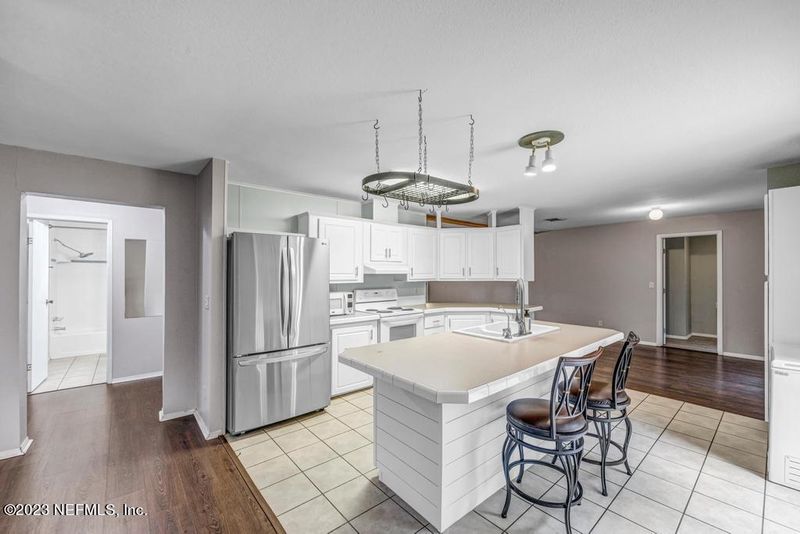 2720 Garris Ln, Jacksonville, FL 32226