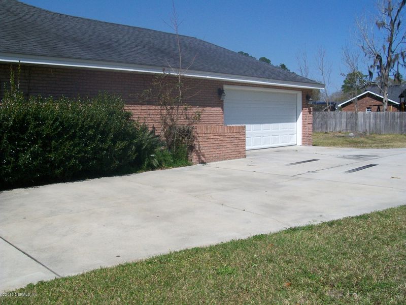 27258 W First Ave, Hilliard, FL 32046