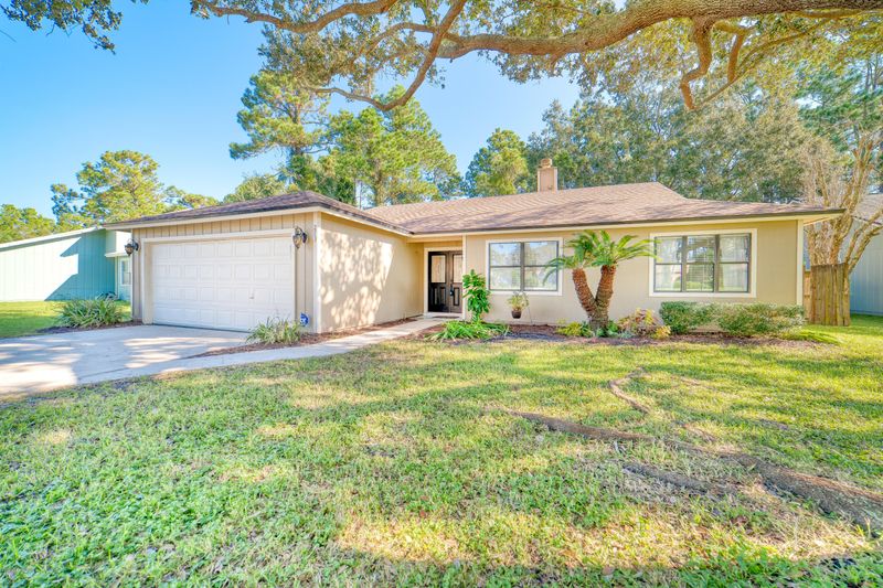 273 Quebec Ln, Jacksonville, FL 32225