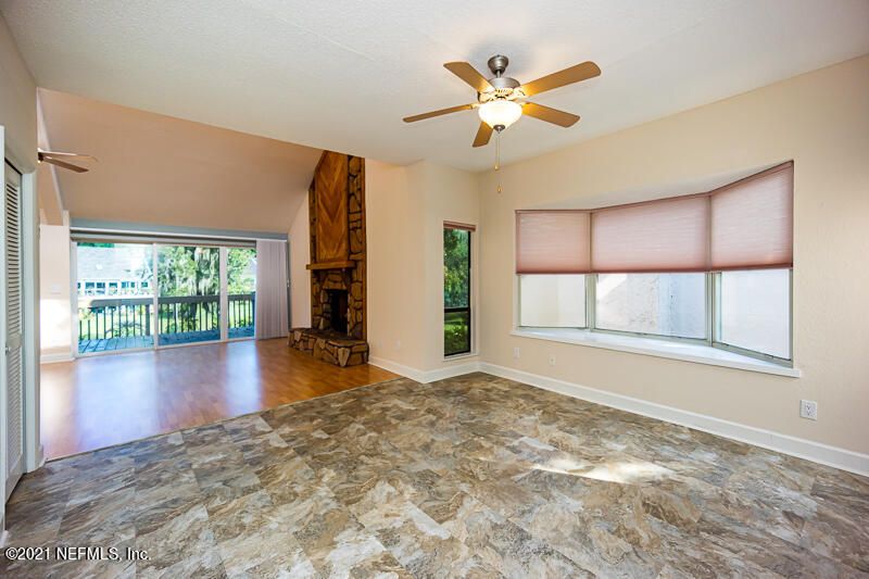 2733 Cove View Dr, Jacksonville, FL 32257