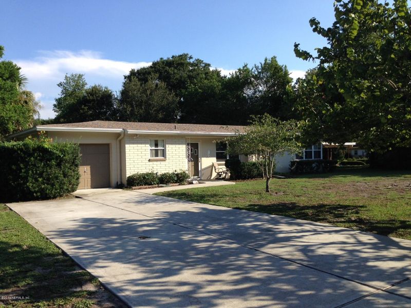 2734 Rainbow Cir N, Jacksonville, FL 32217