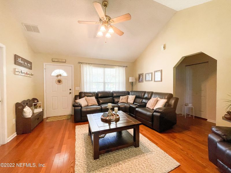 27360 W Eleventh Ave, Hilliard, FL 32046