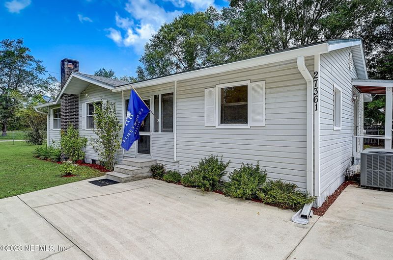 27361 Georgia St, Hilliard, FL 32046