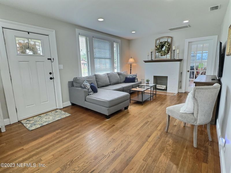2738 Hendricks Ave, Jacksonville, FL 32207