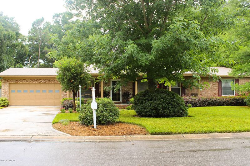2744 River Oak Dr, Orange Park, FL 32073