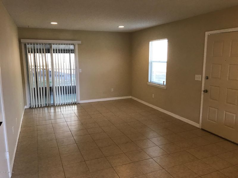 2745 Cavender Ct, Jacksonville, FL 32216