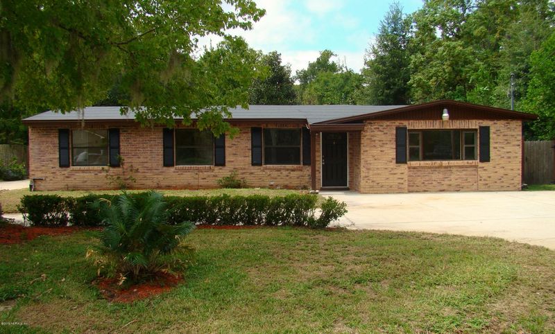 2746 Synhoff Dr W, Jacksonville, FL 32216