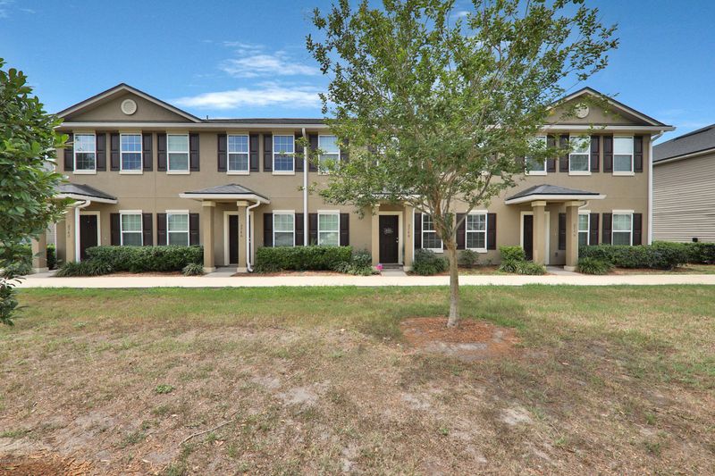 2748 Hollybrook Ln, Orange Park, FL 32073