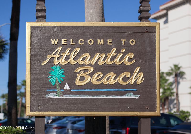 275 5th St, Atlantic Beach, FL 32233