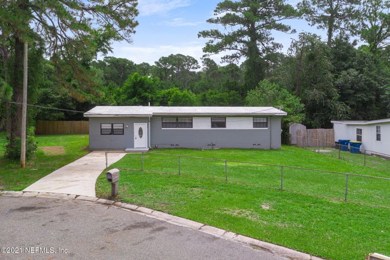 275 Beall Ct, Jacksonville, FL 32218