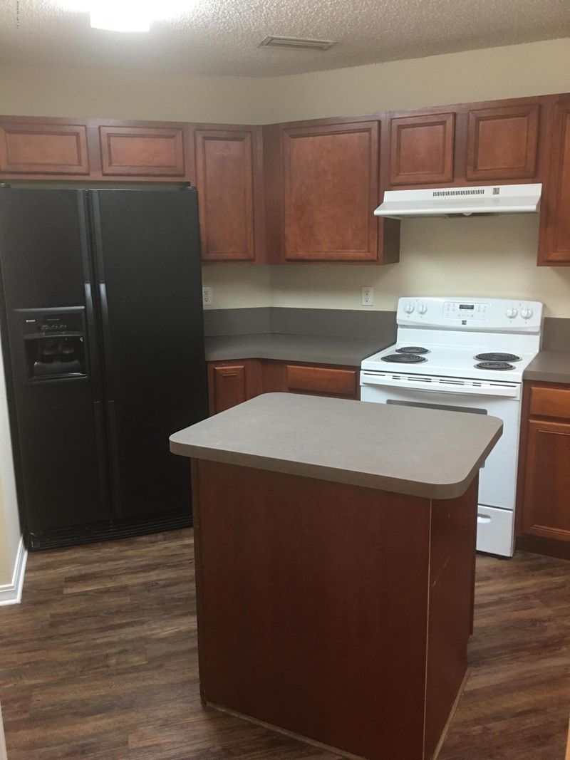 2755 Taylor Hill Dr, Jacksonville, FL 32221