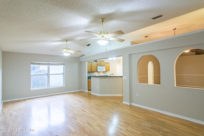 2757 Lantana Lakes Dr E, Jacksonville, FL 32246