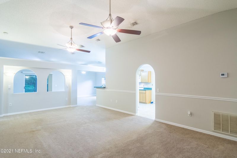 2757 Lantana Lakes Dr E, Jacksonville, FL 32246