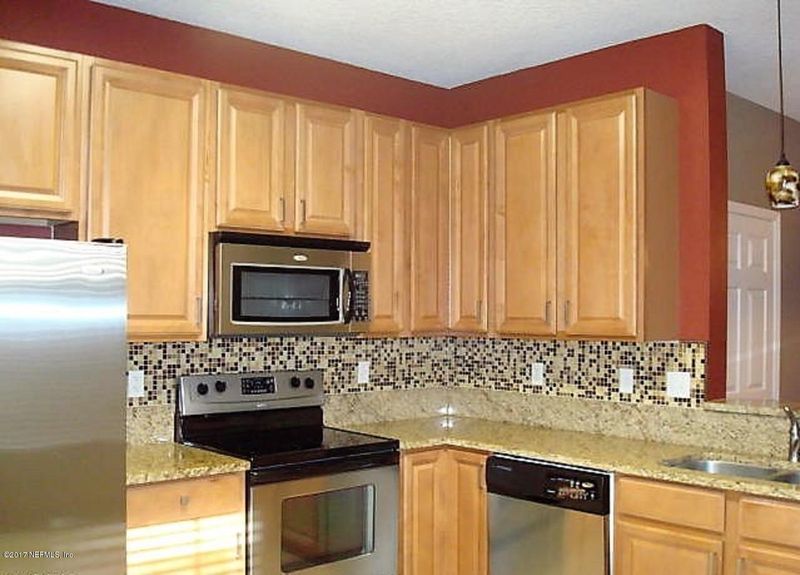 276 Leese Dr, St Johns, FL 32259