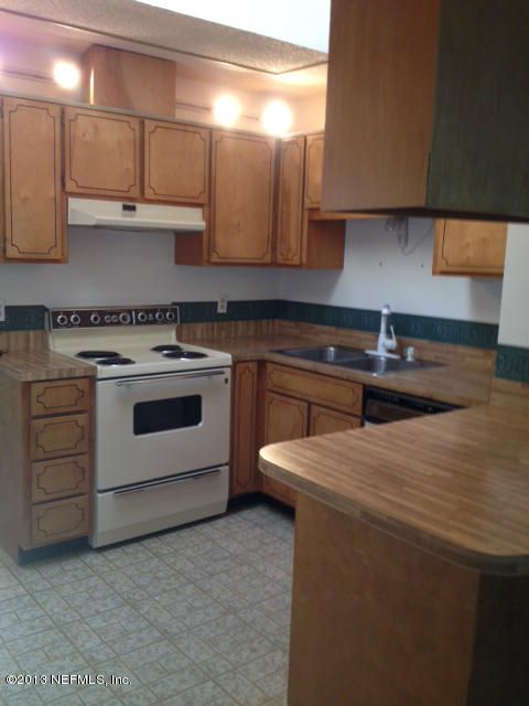 2768 Cavender Ct, Jacksonville, FL 32216