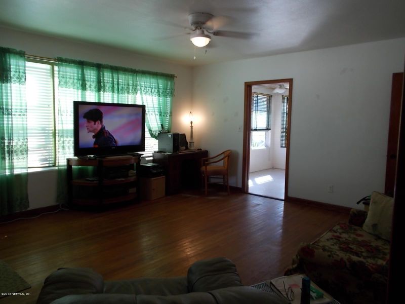 2774 Glen Mawr Rd, Jacksonville, FL 32207