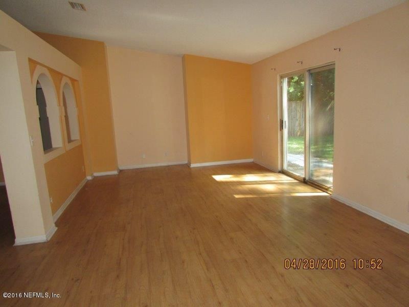 2775 Lantana Lakes Dr E, Jacksonville, FL 32246