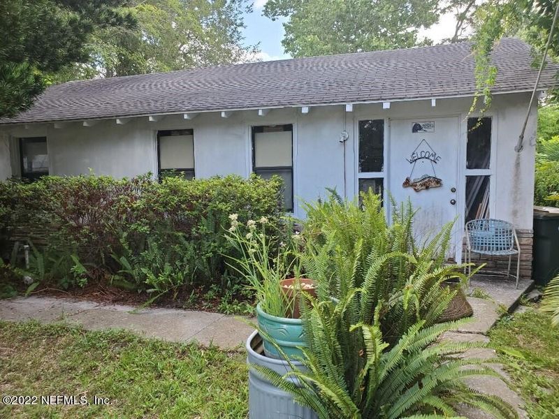 28 Jackson Rd, Atlantic Beach, FL 32233