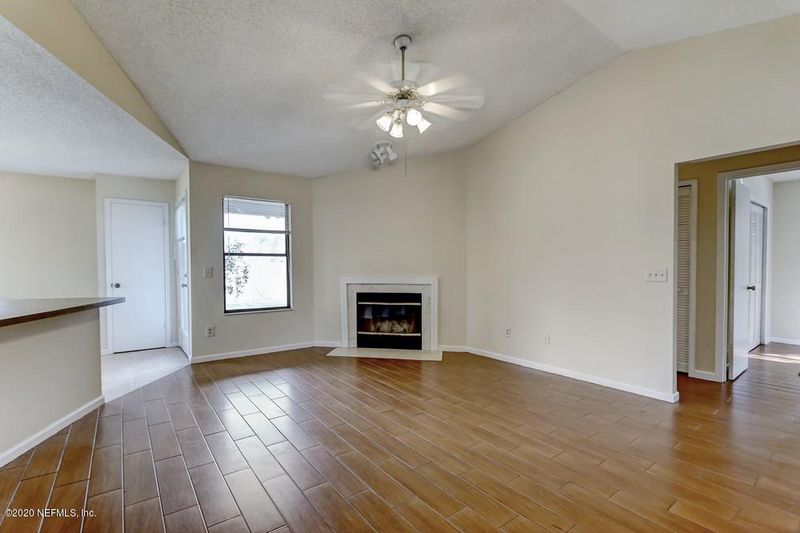 2809 Safeshelter Dr E, Jacksonville, FL 32225