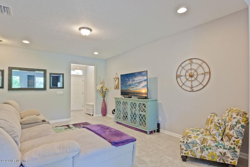 281 Richmond Dr, St Johns, FL 32259