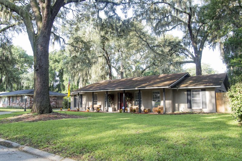2812 Birchwood Dr, Orange Park, FL 32073
