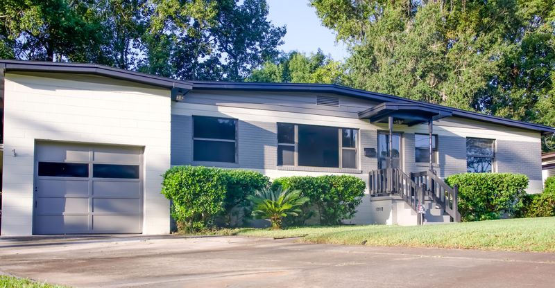 2814 Emily Ln, Jacksonville, FL 32216