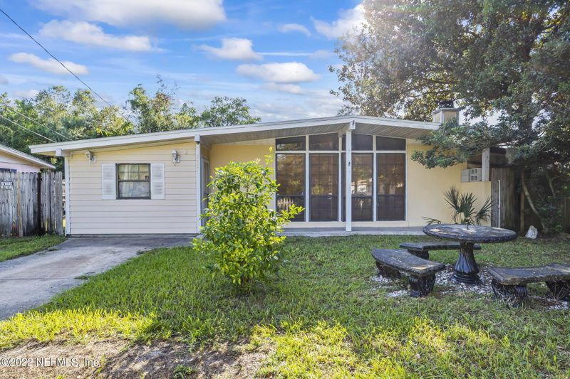 2821 Wycombe Dr N, Jacksonville, FL 32277