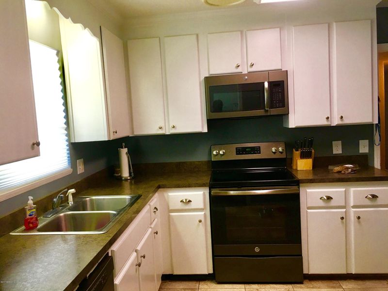 2824 Emily Ln, Jacksonville, FL 32216