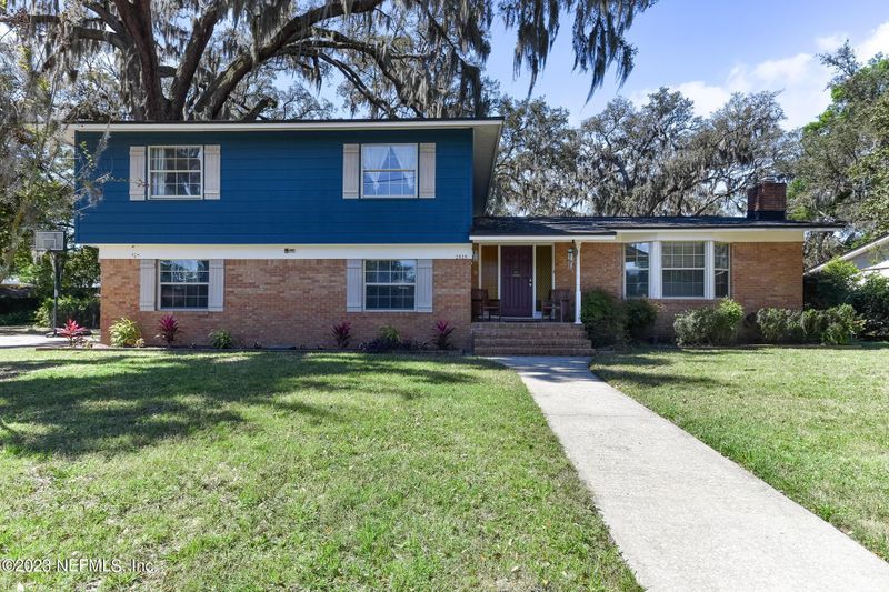 2828 Cedarcrest Dr, Orange Park, FL 32073
