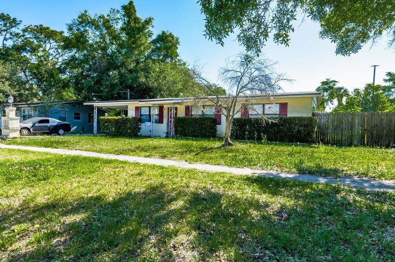 2831 Woodtop Dr, Jacksonville, FL 32277