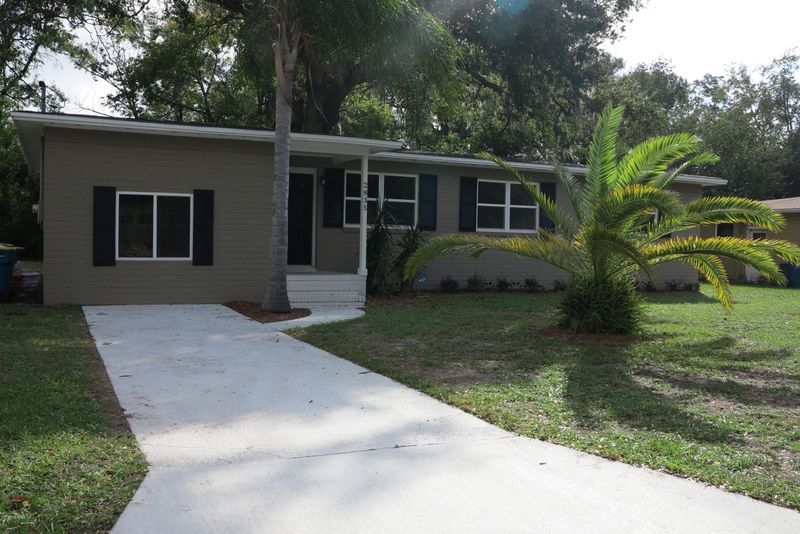 2835 Holly Point Dr, Jacksonville, FL 32277